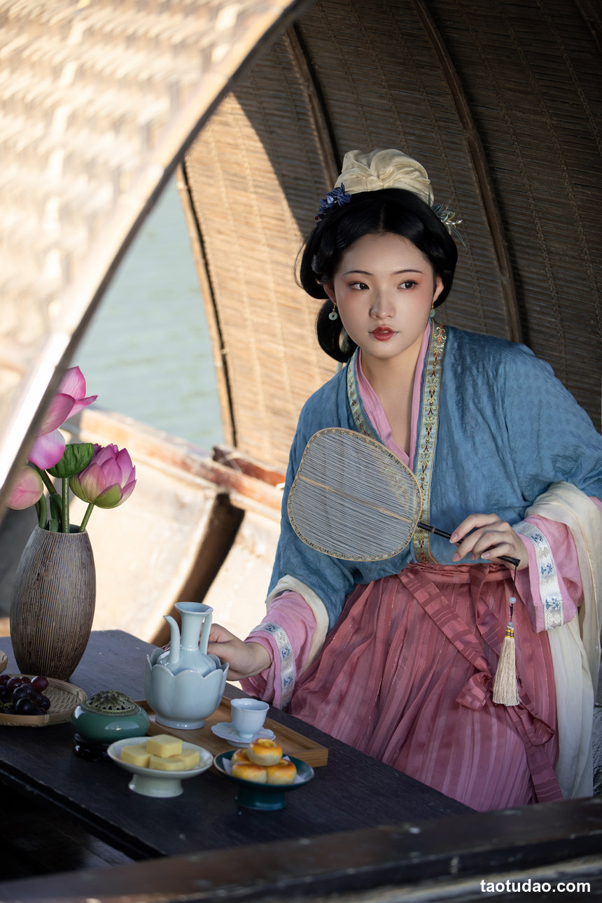 图片[2]-[YITUYU艺图语]2022.11.09 游湖 保卫萝卜的阿叽[35+1P／520MB]-绅士图