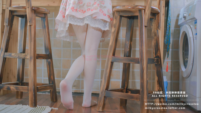 福利姬木花琳琳是勇者 - 樱桃连衣裙 / 25P2V-49MB / 唯美杂图-绅士图