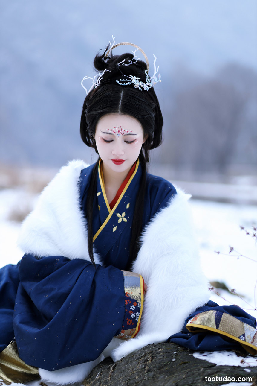 图片[3]-[YITUYU艺图语]2022.06.05 雪山山神 青霜鹅[21+1P／302MB]-绅士图