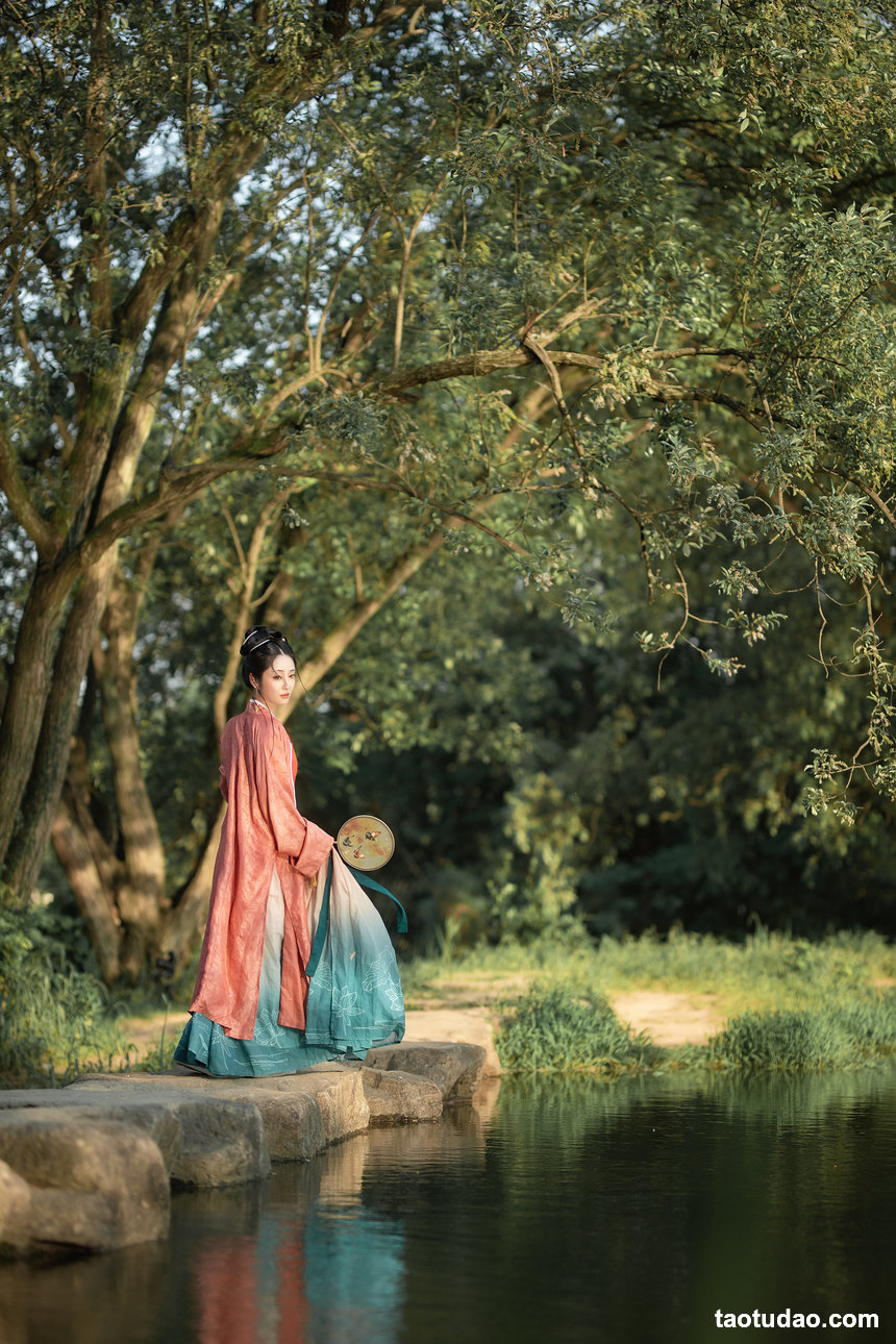 图片[4]-[YITUYU艺图语]2022.06.24 格子梦见 幽灵胡子[22+1P／427MB]-绅士图