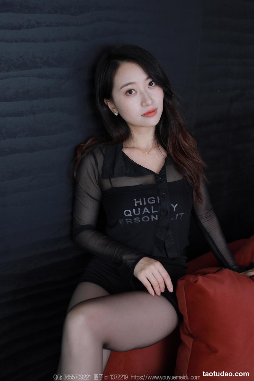 [IESS异思趣向] 2024.04.11 丝享家 1713 小婕《红色沙发（下）》[89P-72.9M]-绅士图