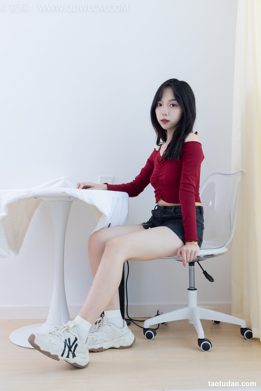 图片[2]-物恋传媒 No.2253 纱纱-运动鞋、自然穿脏白棉袜 [155P1V-3.81GB]-绅士图