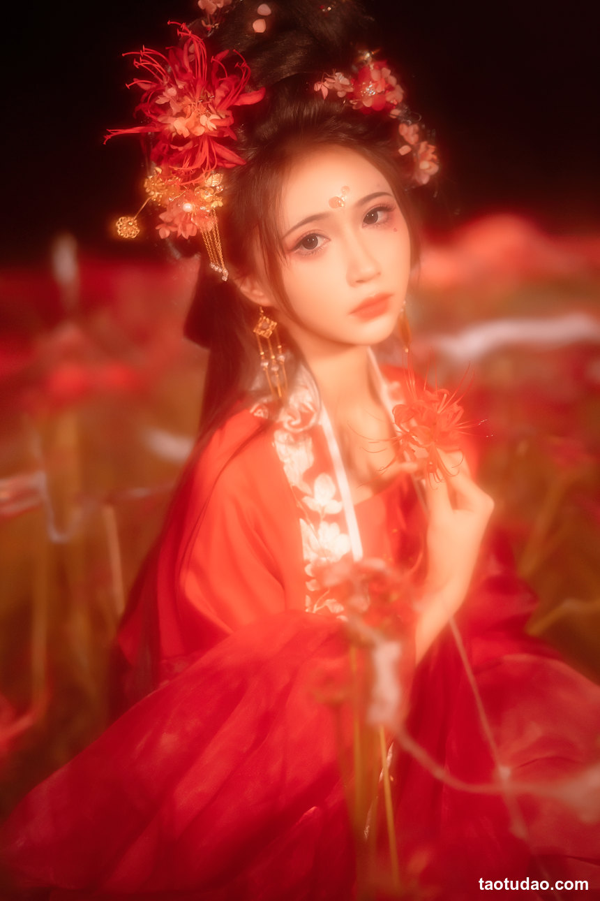 图片[2]-[YITUYU艺图语]2022.12.07 彼岸花 -绮罗生的小苏苏-[31+1P／337MB]-绅士图