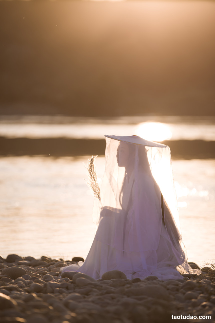 图片[4]-[YITUYU艺图语]2022.06.03 白蛇传奇 兔子Zzz不吃胡萝卜[24+1P／129MB]-绅士图