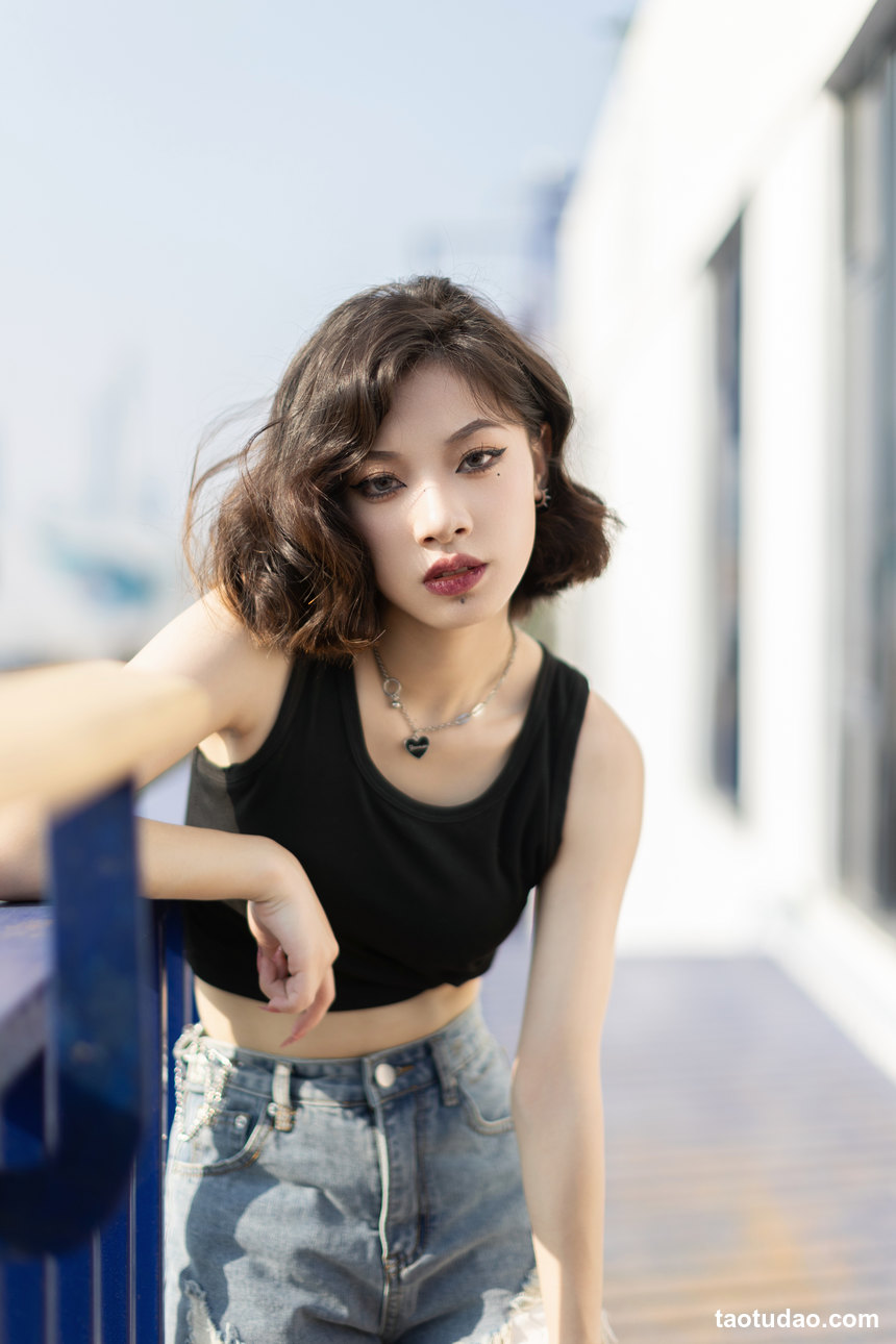 图片[2]-[YITUYU艺图语]2022.09.04 追光 小玖[44+1P／131MB]-绅士图