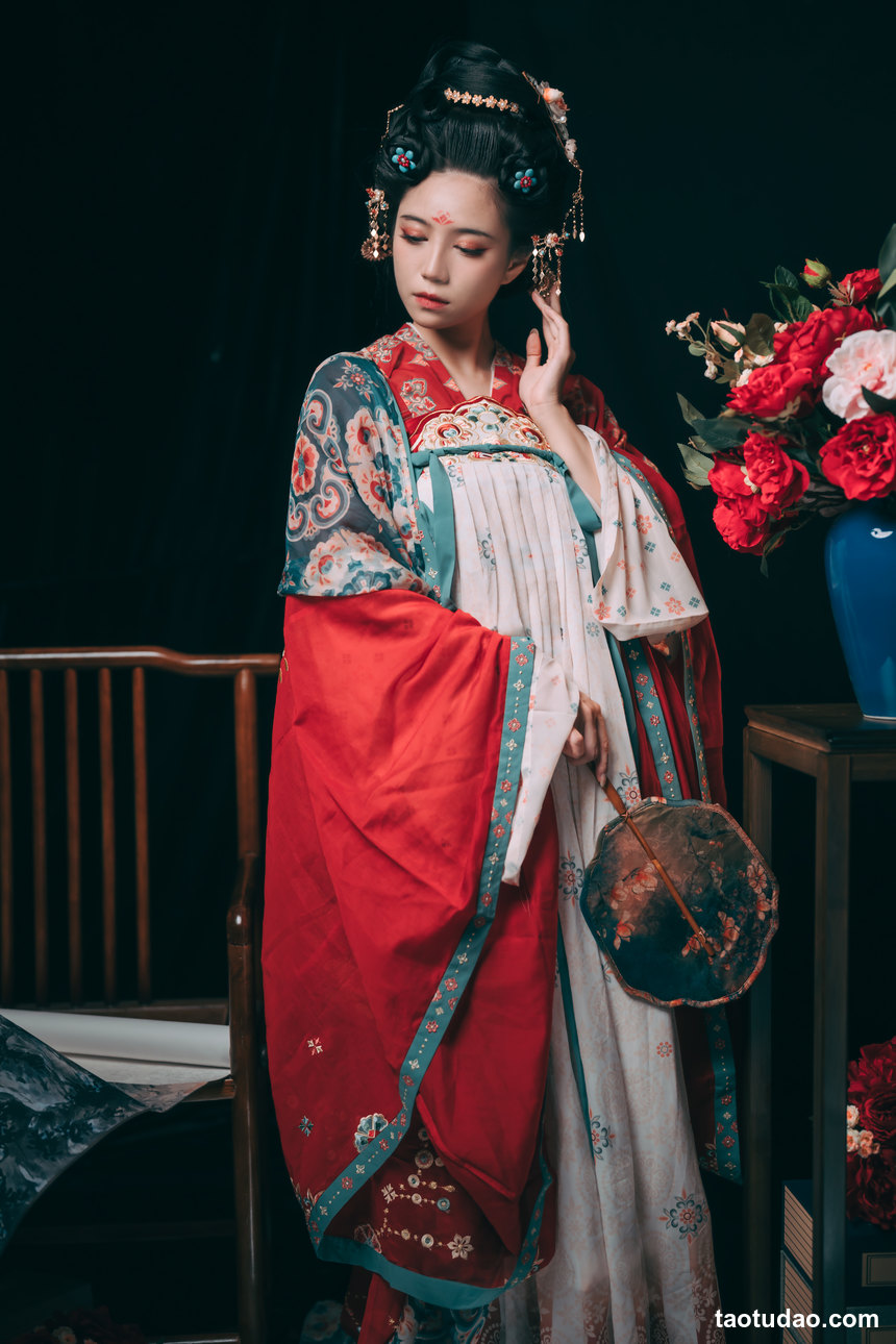 图片[2]-[YITUYU艺图语]2022.09.10 花想容颜 贰加六[22+1P／87.2MB]-绅士图