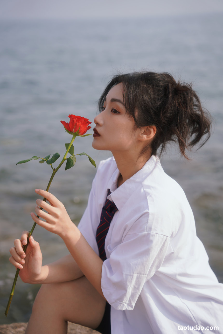 图片[2]-[YITUYU艺图语]2022.09.24 玫瑰的盛夏 馨馨[23+1P／350MB]-绅士图