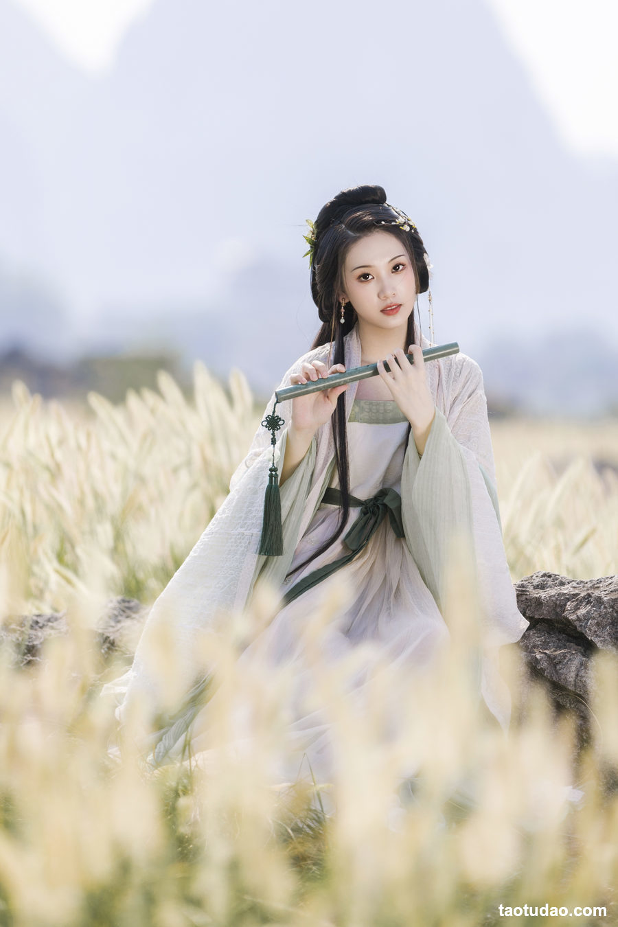 图片[2]-[YITUYU艺图语]2023.03.14 秋风起 芝芝琪[25+1P／298MB]-绅士图