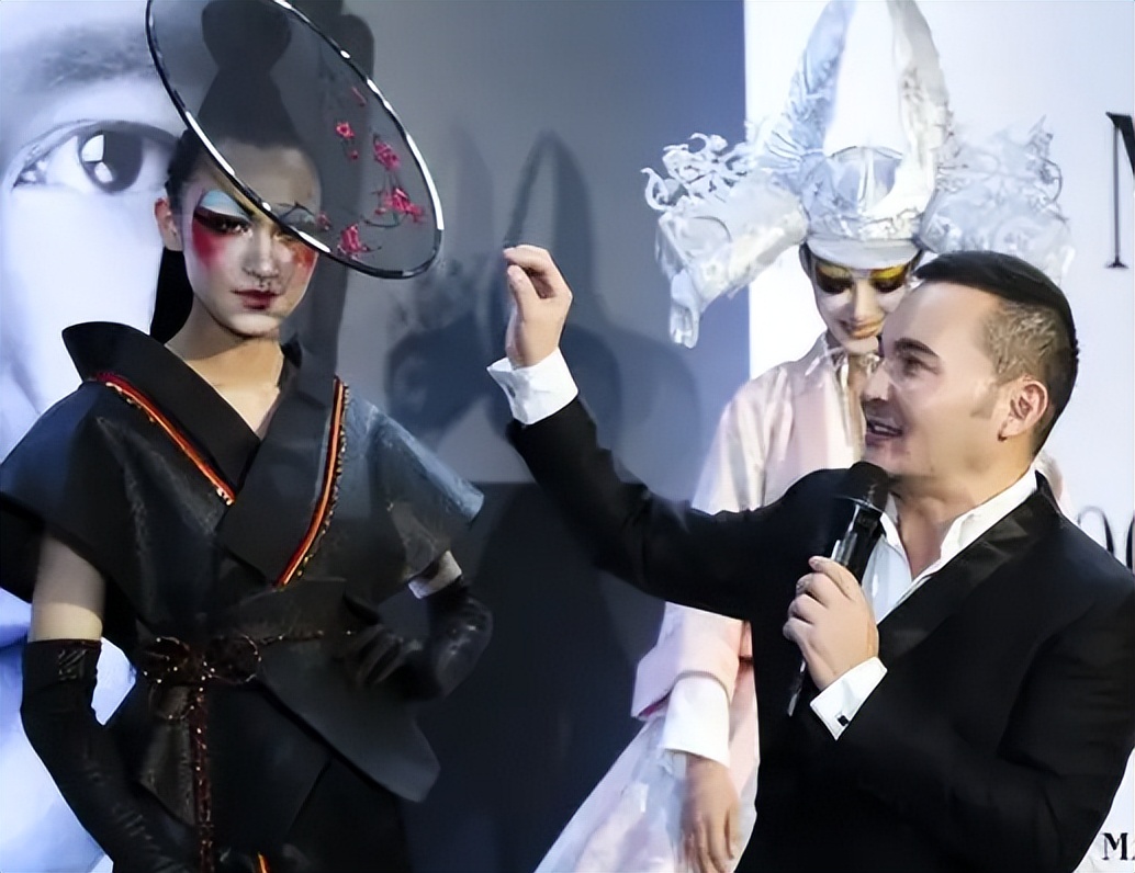 名媛玩cos上演神级换头术,被挖出身价上亿,和刘晓庆是好姐妹