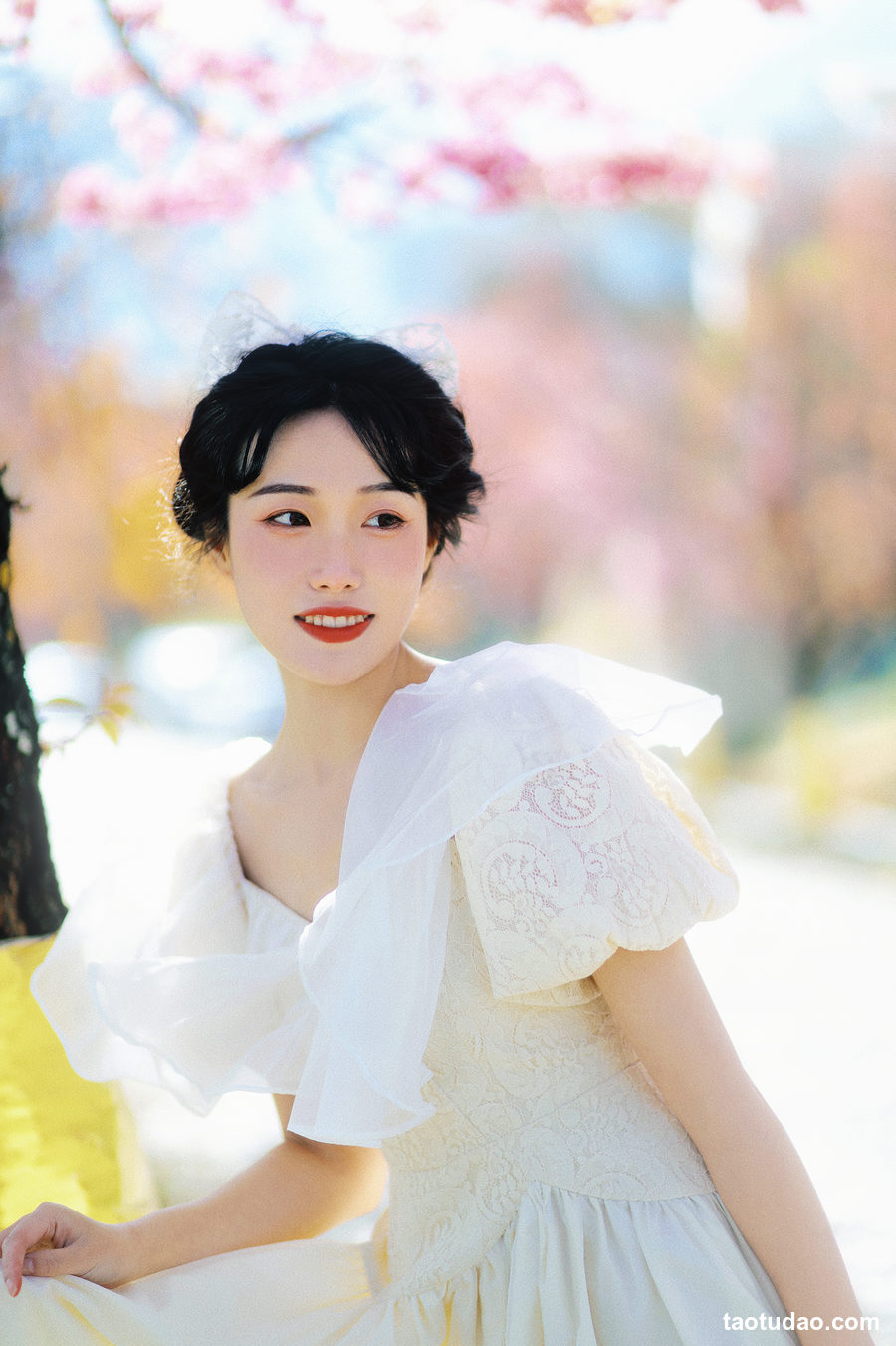 图片[2]-[YITUYU艺图语]2023.04.19 冬樱花下 迟白 [22+1P／254MB]-绅士图