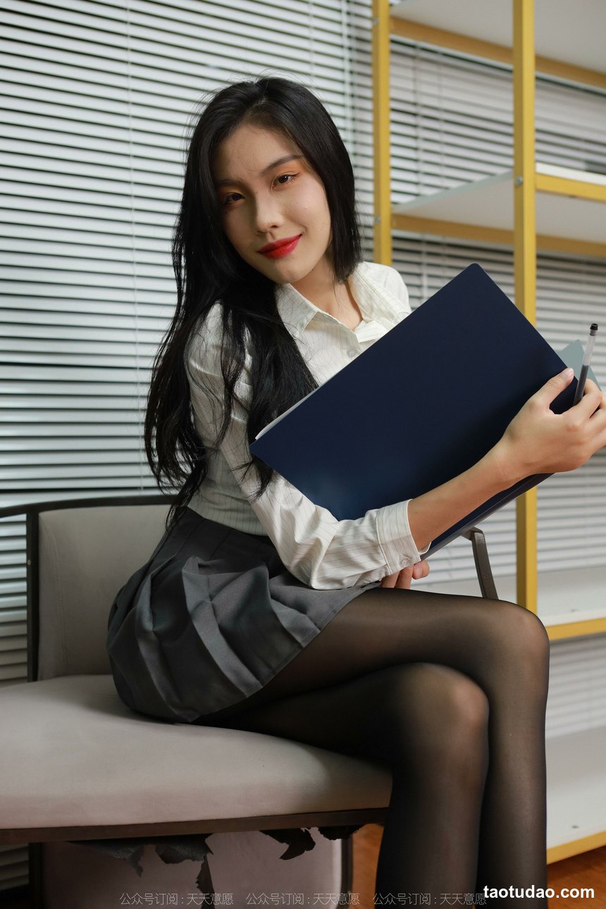 图片[2]-[IESS异思趣向] 2022.11.04 丝享家 1258 胆胆《红色高跟鞋》[95P-166.2M]-绅士图