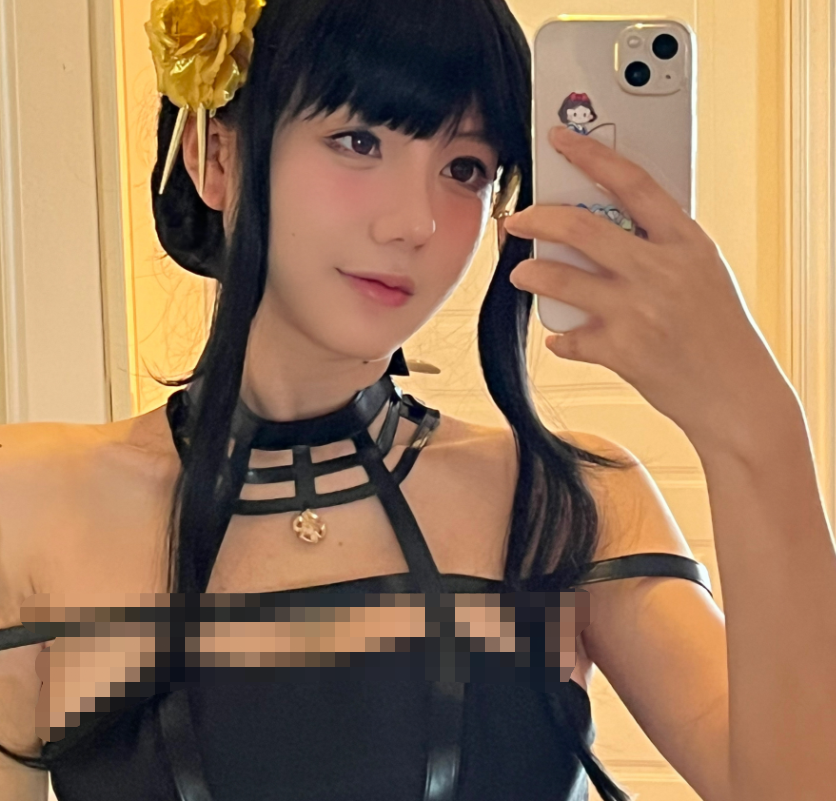汉服一姐洛丽塔大哥出新作,cos杀手人妻约尔福杰,身材1:1还原