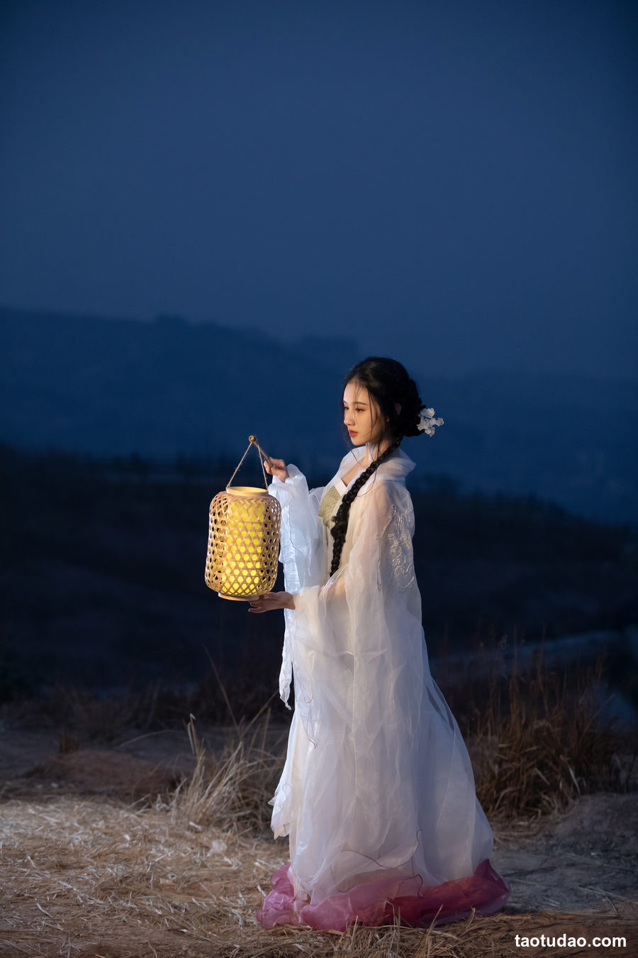 图片[4]-[YITUYU艺图语]2023.04.06 莫道桑榆晚，为霞尚满天 贝贝爱吃山竹[21+1P／257MB]-绅士图