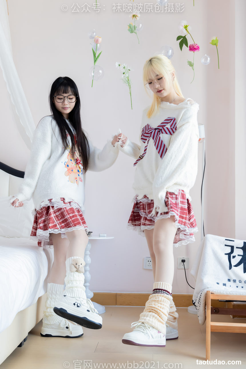 图片[4]-[BoBoSocks袜啵啵]NO.484 小甜豆甜甜圈-两双板鞋、油亮肉丝、堆堆袜套、白棉袜、脚对脚 斗脚 手互相挠脚剧情[172P+1V／7.44GB]-绅士图