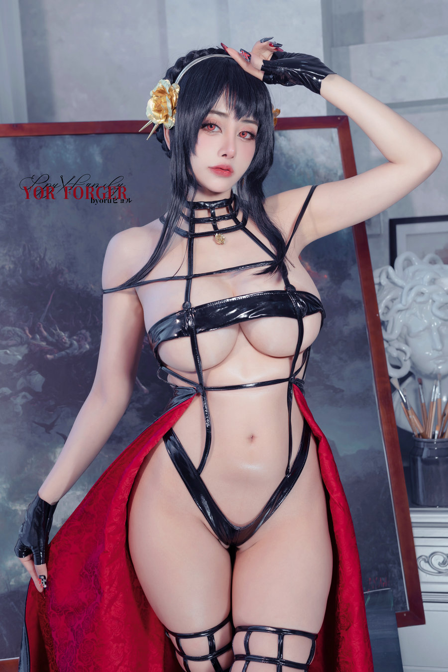 日本性感萝莉Byoru - Yor Forger Shiny Dress (Spy x Family) / 48P8V-1.66GB / cos萌妹-绅士图