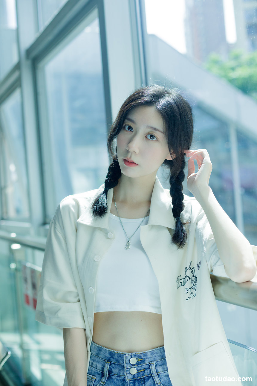 图片[3]-[YITUYU艺图语]2022.08.22 地铁奇遇记 饲猫少女-[38+1P／340MB]-绅士图