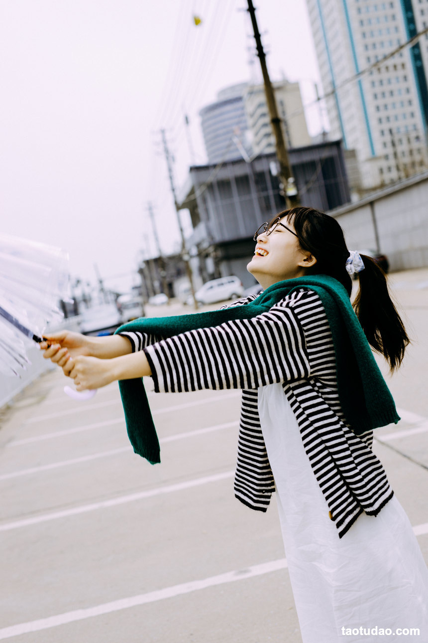 图片[2]-[YITUYU艺图语]2022.04.23 街头少女 黎美汐[26+1P／439MB]-绅士图