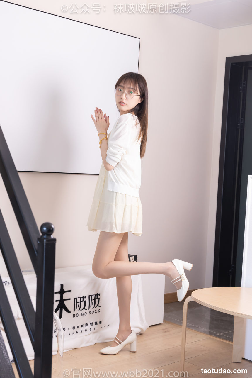 图片[2]-[BoBoSocks袜啵啵]NO.391 稚予-两双高跟鞋、肉丝、油亮白丝、裸足[145P+1V／6.56GB]-绅士图