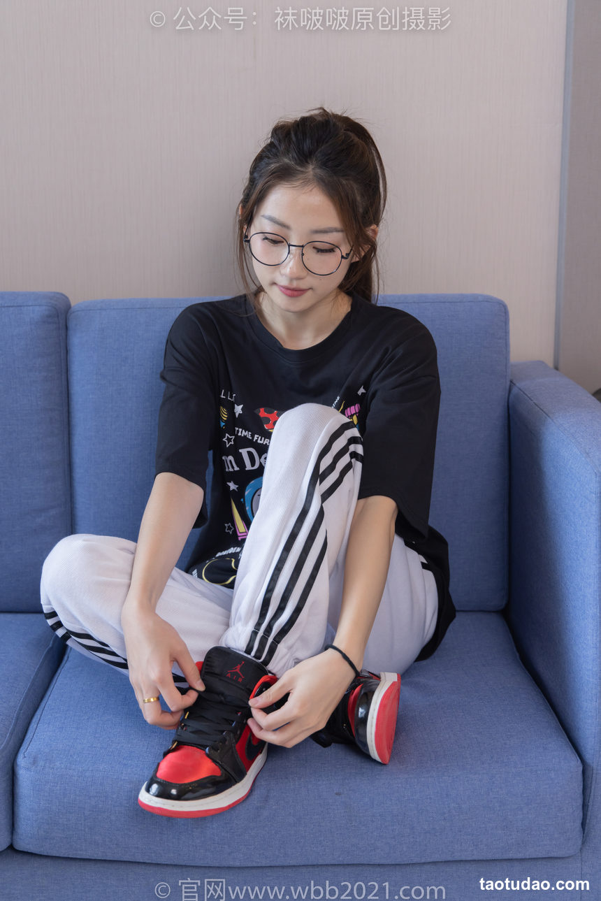 [BoBoSocks袜啵啵]NO.382 小沫-板鞋、白棉袜[143P+1V／5.58GB]-绅士图