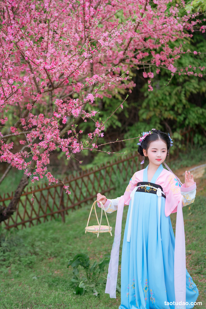 图片[3]-[YITUYU艺图语]2022.04.05 人间三月天 思语[24+1P／188MB]-绅士图