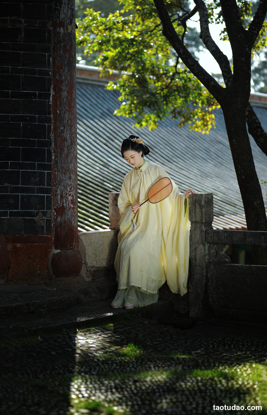 图片[2]-[YITUYU艺图语]2022.11.30 淡淡春山 YunFleur[39+1P／747MB]-绅士图