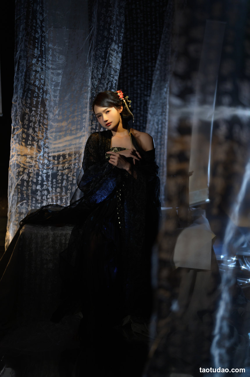 图片[2]-[YITUYU艺图语]2022.07.22 执笔之思 兔子Zzz不吃胡萝卜[35+1P／380MB]-绅士图