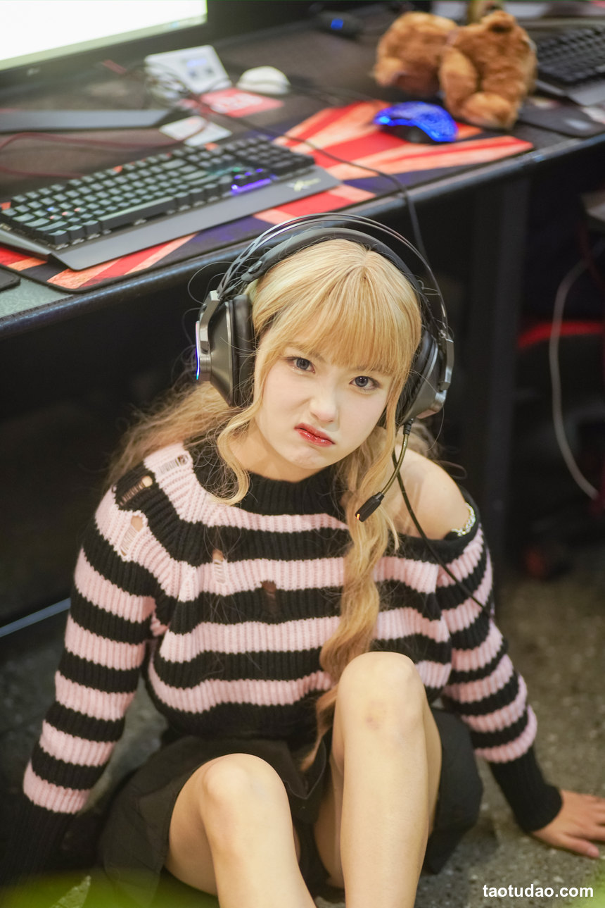 图片[2]-[YITUYU艺图语]2022.11.10 电竞少女 -炸鸡冰可乐-[22+1P／235MB]-绅士图