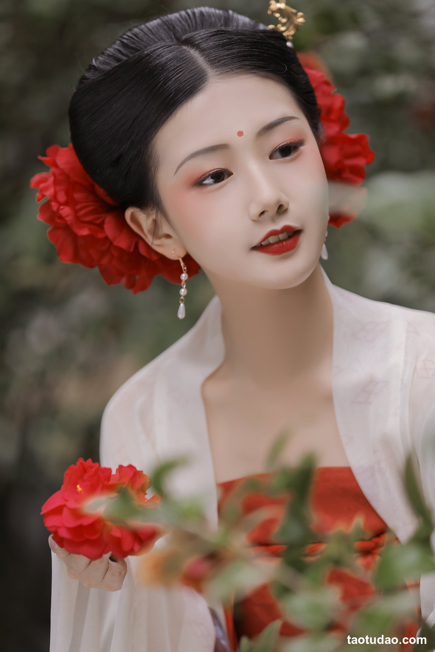 图片[2]-[YITUYU艺图语]2022.04.15 见山茶 好爱吃糯米_[21+1P／447MB]-绅士图