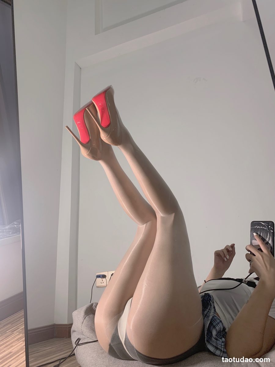 图片[2]-陈佩奇yyyy – 油亮肉腿 [23P-37MB]-绅士图