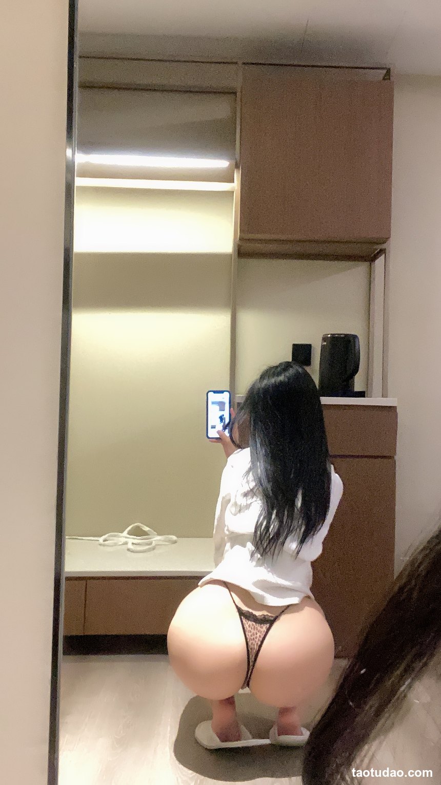 图片[2]-俏妞qiaoniuTT – 可以夹住牙刷 [10P+1V-65MB]-绅士图