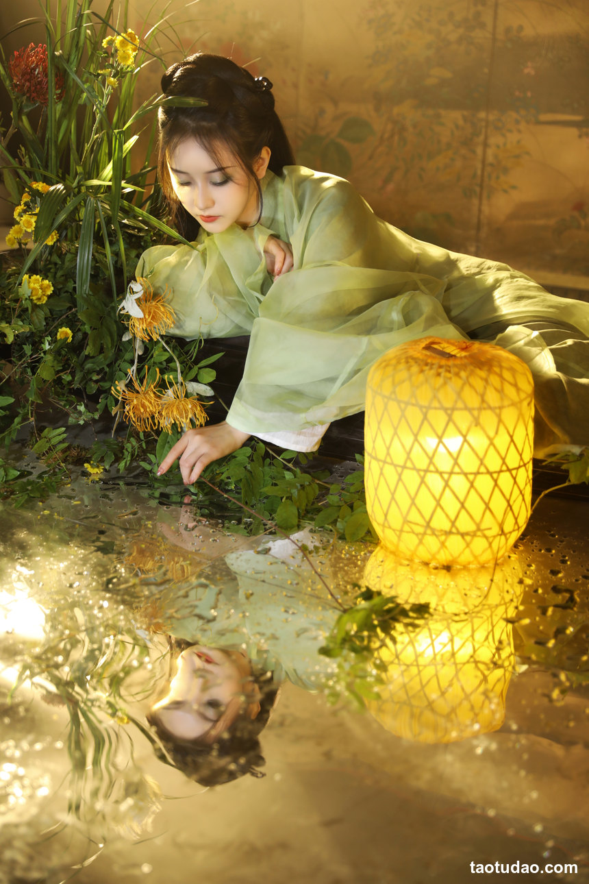 图片[2]-[YITUYU艺图语]2022.10.05 风草美人 不及丿[34+1P／292MB]-绅士图