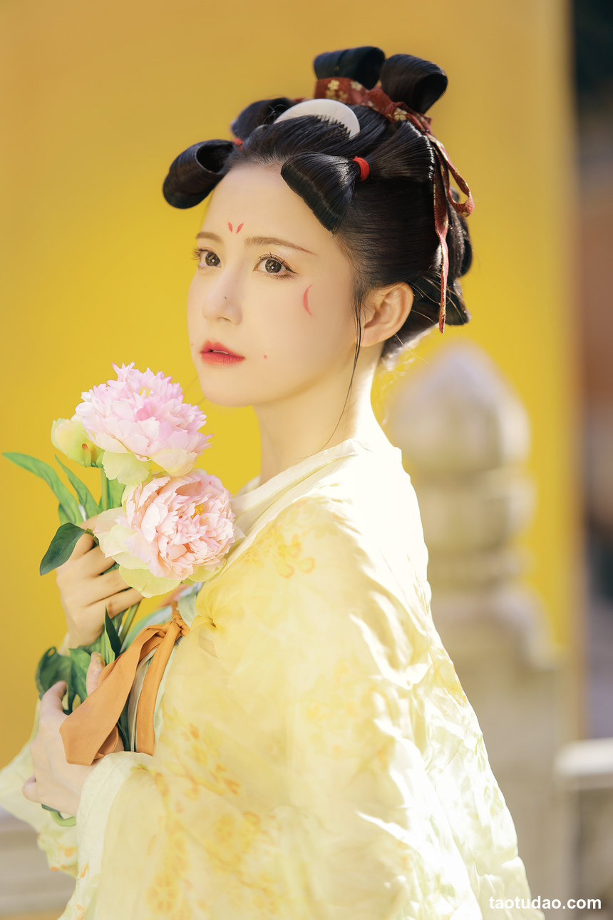 图片[2]-[YITUYU艺图语]2022.09.26 豆蔻 大写的VK[24+1P／193MB]-绅士图