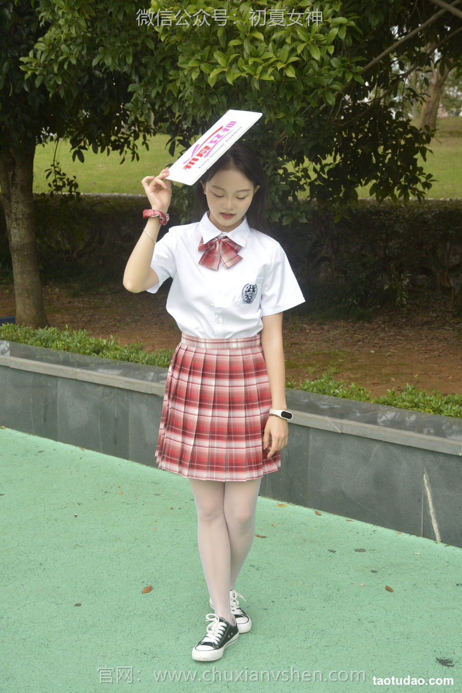 图片[4]-初夏女神 NO.099 双双 大红JK套[130P+1V／4.98GB]-绅士图