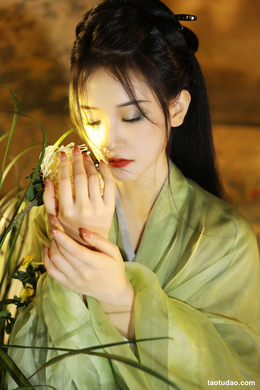 图片[4]-[YITUYU艺图语]2022.10.05 风草美人 不及丿[34+1P／292MB]-绅士图