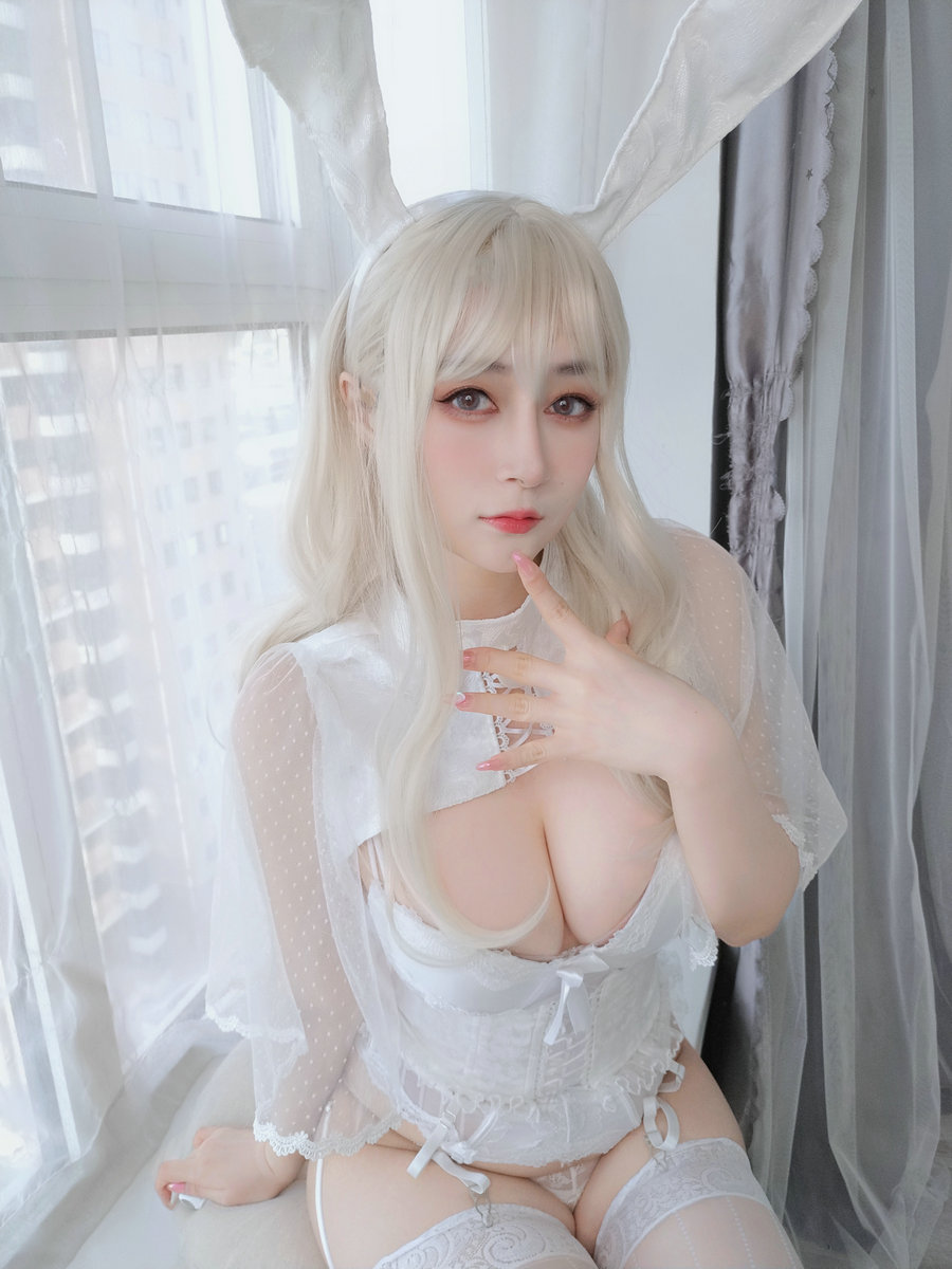 Coser小姐姐白银 - 白丝兔兔 / 34P-82MB / cos萌妹-绅士图