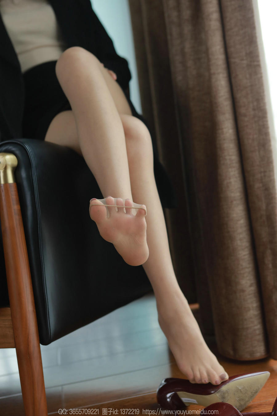 IESS异思趣向模特：美子《OL小黑裙》[87P-61MB]-绅士图