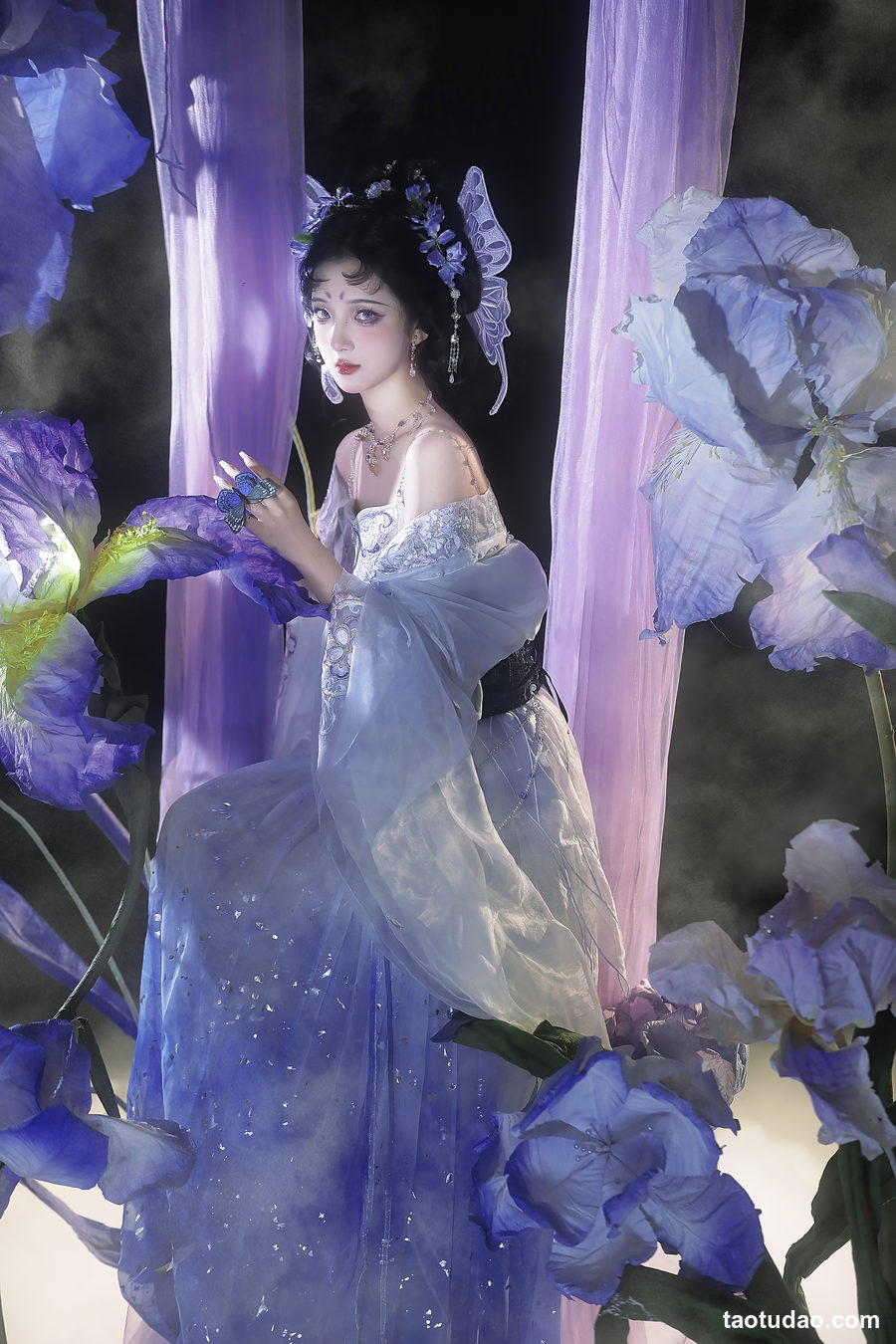 图片[3]-[YITUYU艺图语]2023.02.24 鸢尾 ble[19+1P／167MB]-绅士图