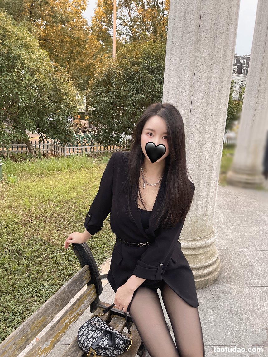 软妹小九九[July芝岚] - 黑丝户外 [49P-209MB]-绅士图