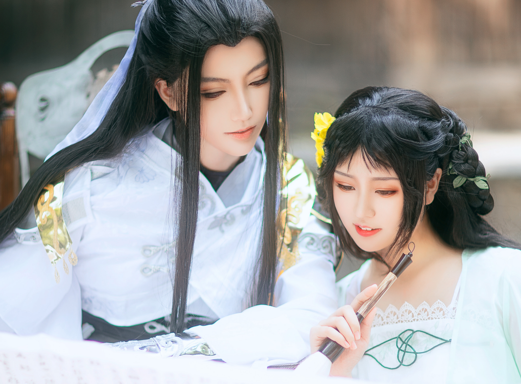 乡村妹子连续400天穿cos服等游戏老公,老年人看呆,年轻人点赞