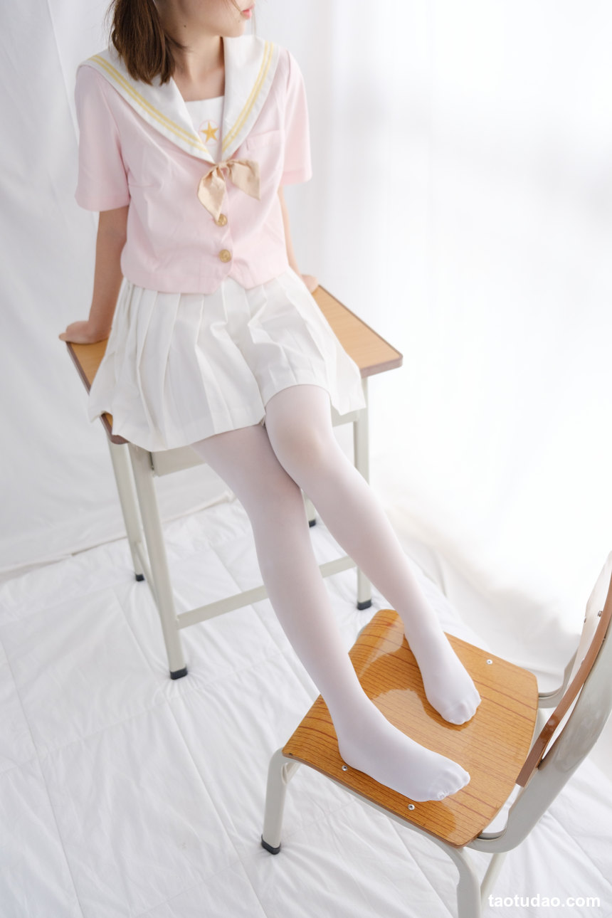 图片[2]-喵写真 VOL.007 课桌上白丝水手服 [55P-360MB]-绅士图