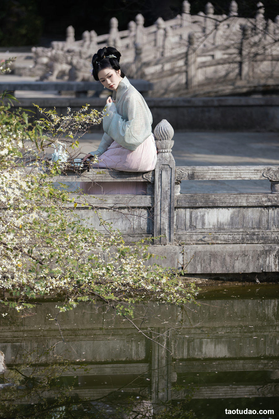 图片[4]-[YITUYU艺图语]2023.03.14 却把青梅嗅 晚江亭[31+1P／346MB]-绅士图