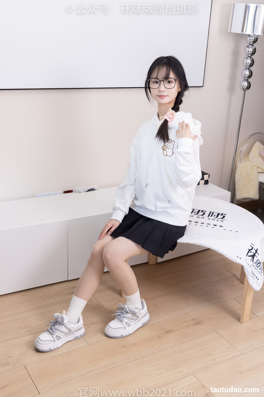 图片[4]-[BoBoSocks袜啵啵]NO.368 甜甜圈-运动鞋、白棉袜、油亮肉丝[160P+1V／5.72GB]-绅士图