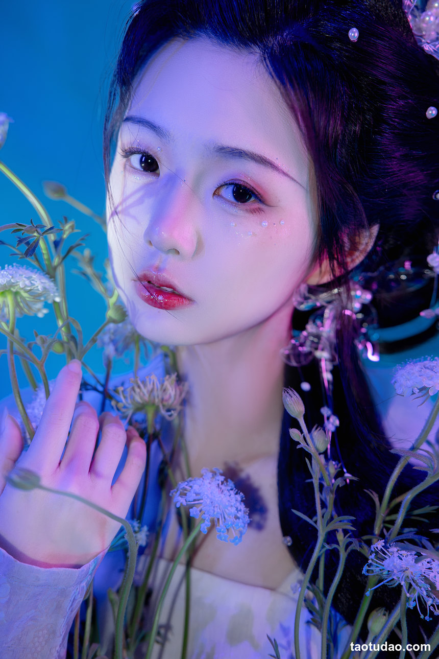 图片[2]-[YITUYU艺图语]2023.01.10 她是那一抹蓝 怀里猫ovo[22+1P／250MB]-绅士图