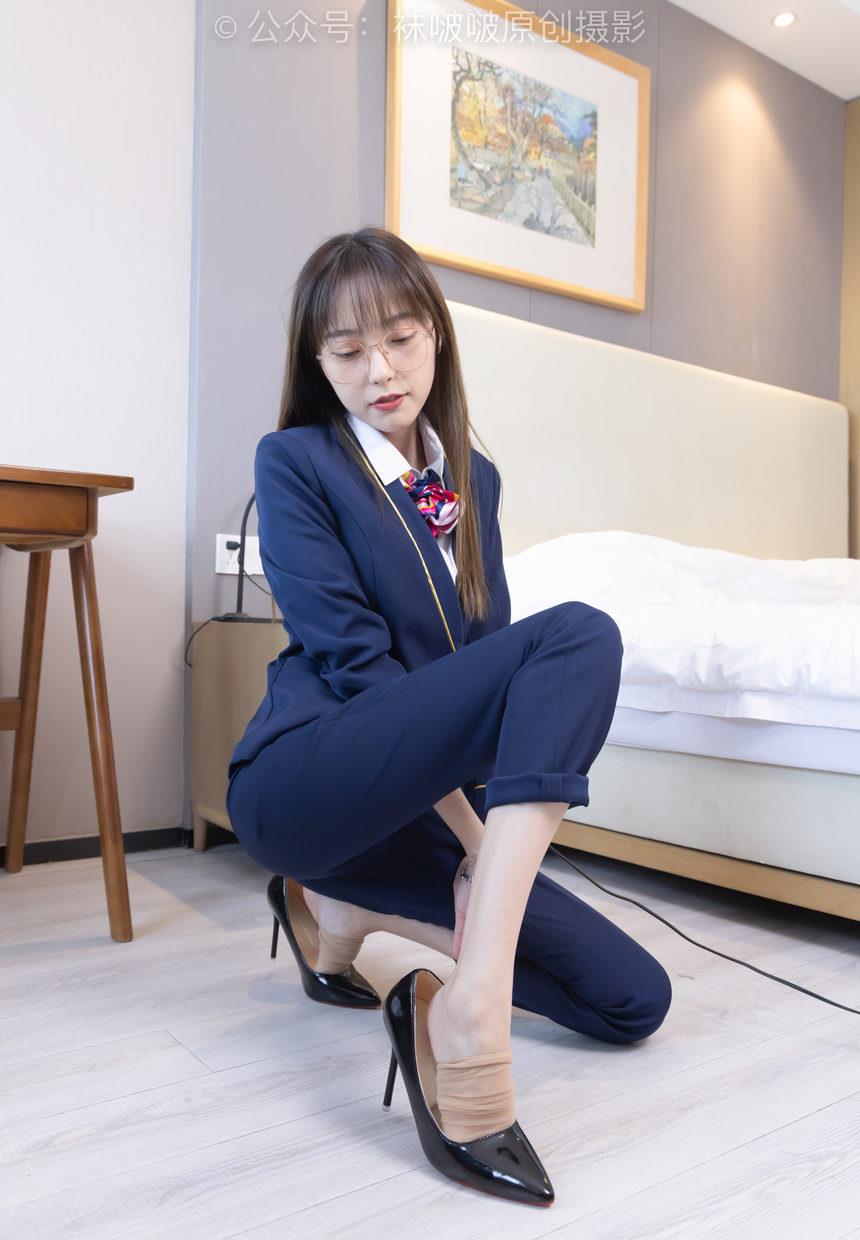 图片[4]-[BoBoSocks袜啵啵]NO.509 稚予-高跟鞋、短肉丝、黑色美甲、银行制服、半脱袜子[150P+1V／5.51GB]-艺库