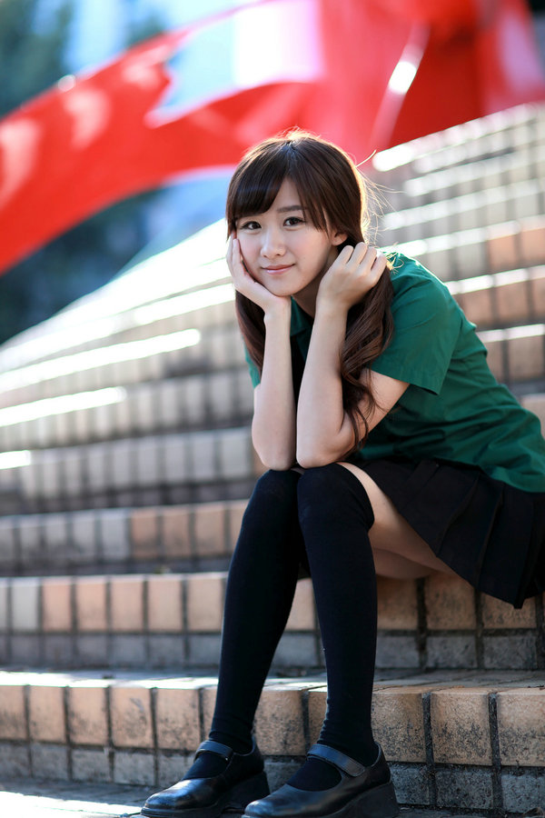 可爱清纯美女李思娴北一女中制服外拍写真 / 95P/100MB / 美图集锦-绅士图