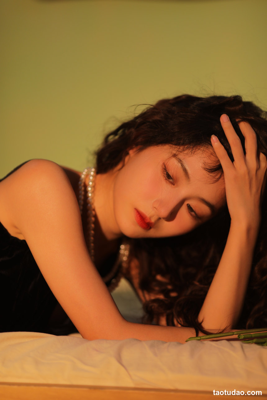 图片[2]-[YITUYU艺图语]2022.12.04 黑色神秘 顾林x[32+1P／569MB]-绅士图