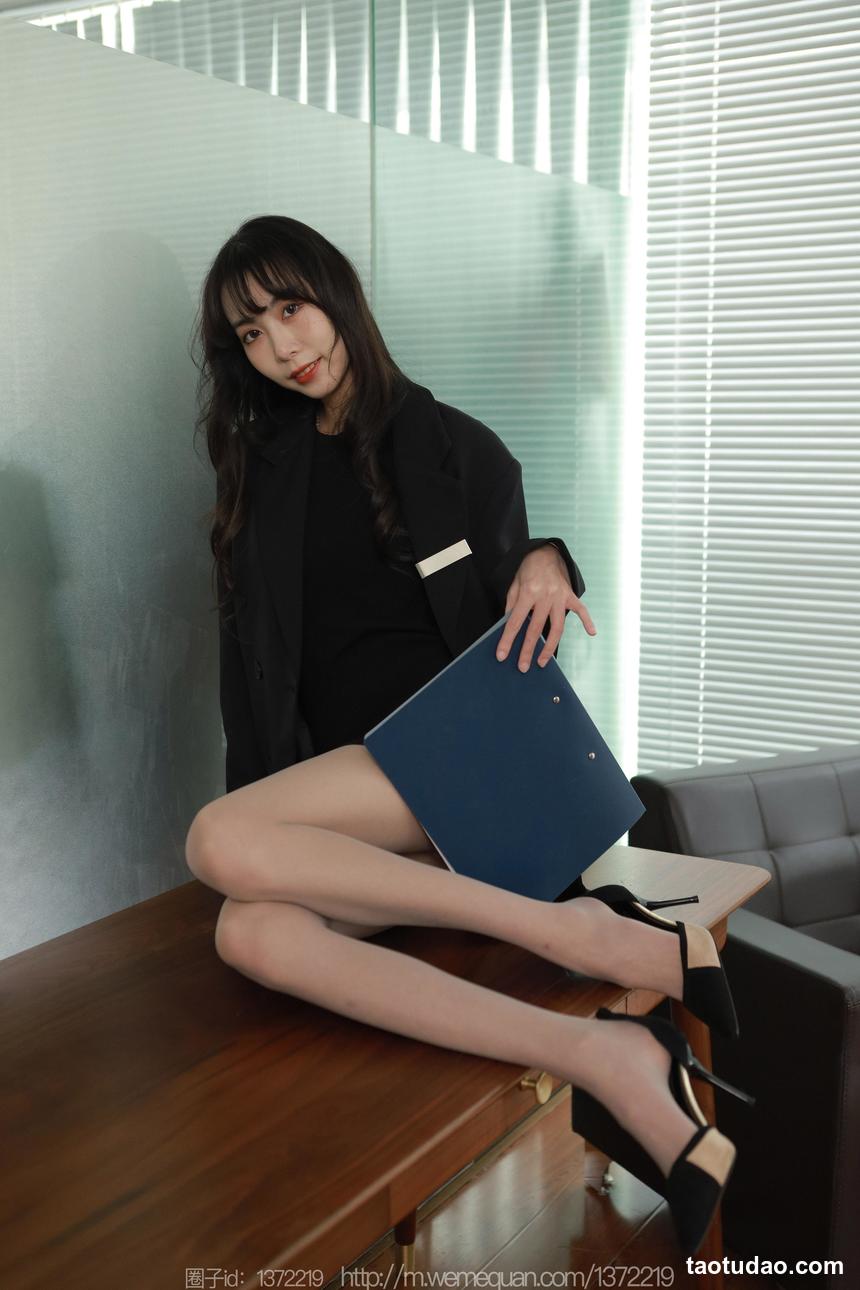 图片[2]-[IESS异思趣向] 2023.01.12 丝享家 1327 团团《长腿西装》[79P-87.4M]-绅士图