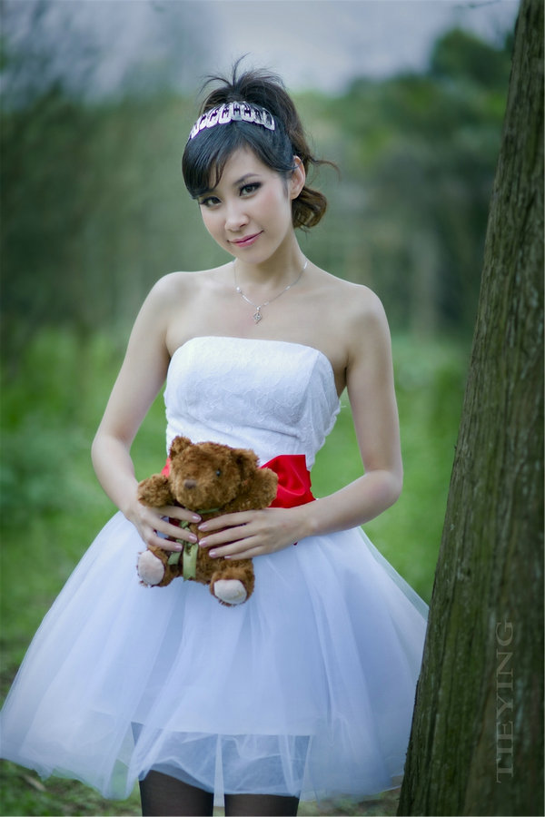 爱丽丝梦游仙境唯美写真 / 28P/285MB / 唯美杂图-绅士图