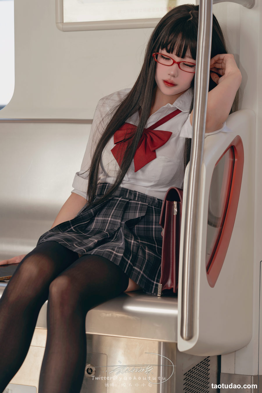 图片[3]-咬一口兔娘 – 电车惊魂 [72P-778M]-绅士图