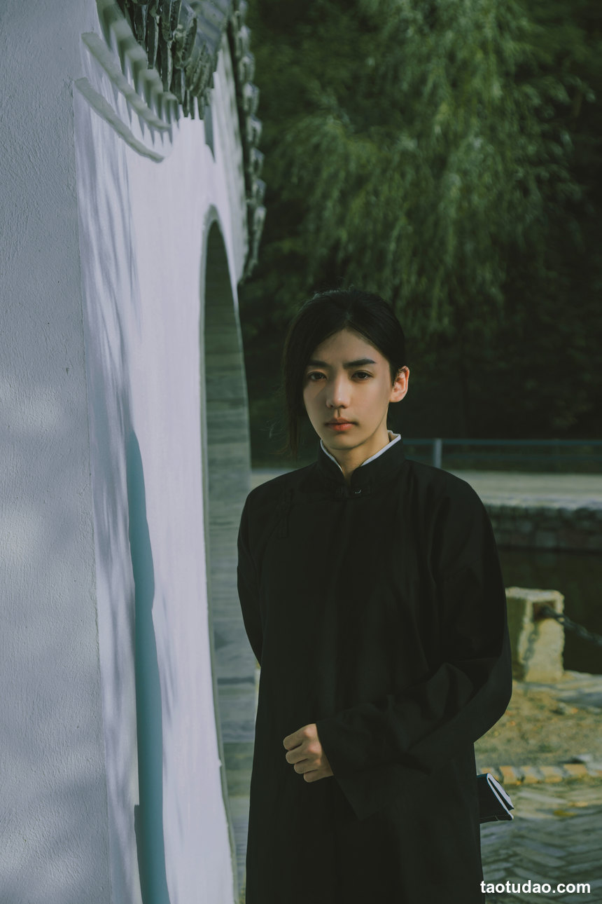 图片[2]-[YITUYU艺图语]2022.10.27 少年游园 大宝的哈密瓜[31+1P／287MB]-绅士图